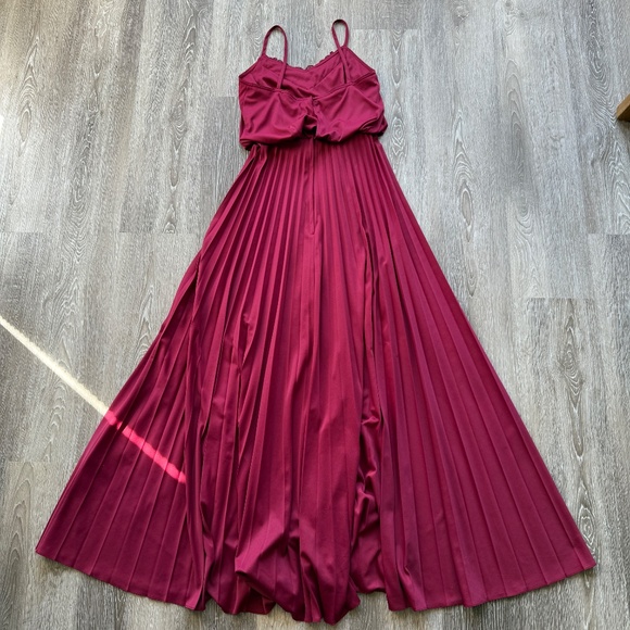The Most Stunning Burgundy Vintage 70s Pleated Dress - Picture 2 of 13